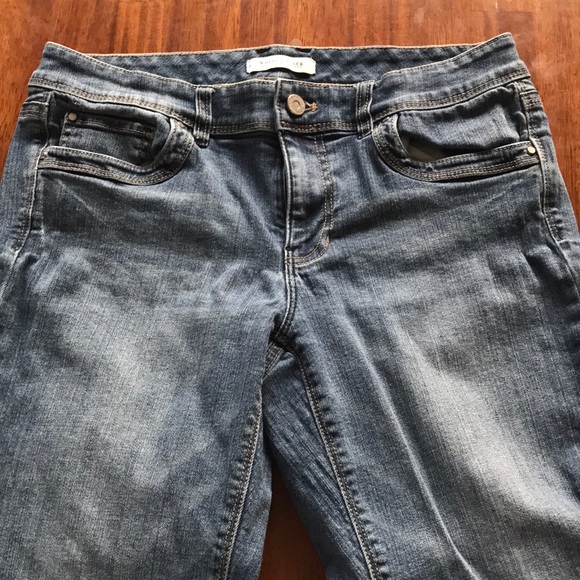 White House Black Market Cropped jeans - Picture 4 of 5